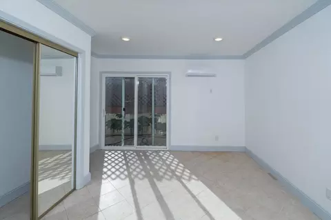 822 E Windsor Rd, Glendale, CA 91205