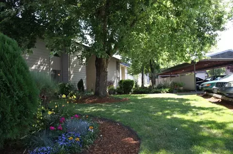 10200 SW Conestoga Dr, Beaverton, OR 97008