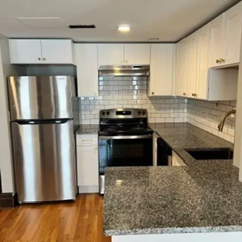 14 Charlotte St, Detroit, MI 48201