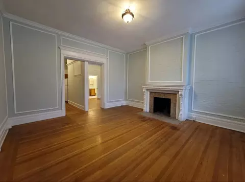 1459 Saint James Ct, Louisville, KY 40208