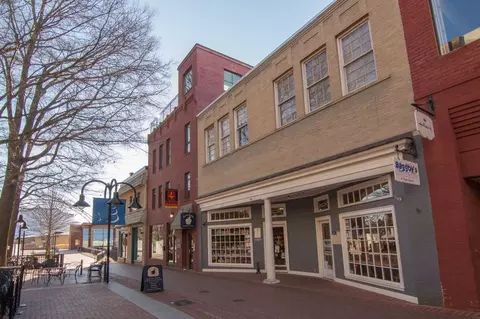 520 E Main St, Charlottesville, VA 22902