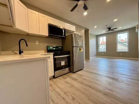 3221 S May St, Chicago, IL 60608