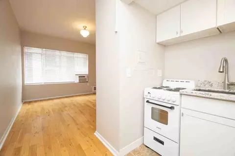 1117 SW Alder St, Portland, OR 97205