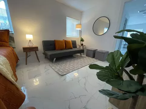 Sw 21st St, Miami, FL 33145