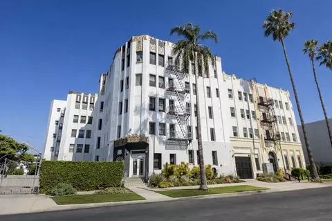 808 S Hobart Blvd, Los Angeles, CA 90005 photo 15