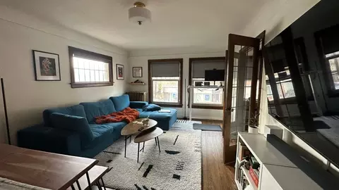 5234 University Way NE, Seattle, WA 98105