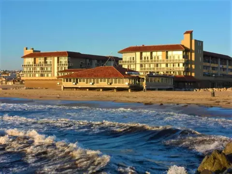 211 Yacht Club Way, Redondo Beach, CA 90277