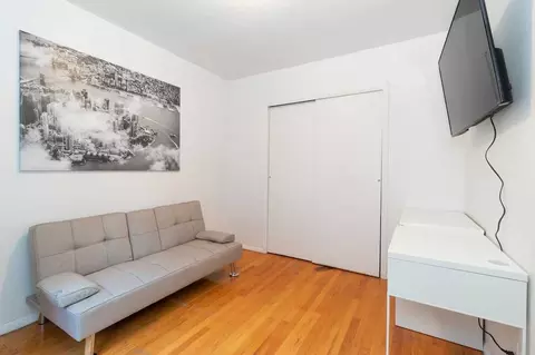 200 E 11th St, New York, NY 10003