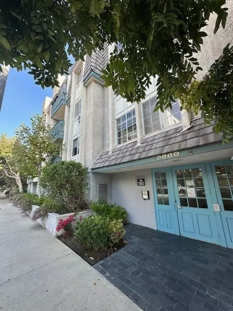 3668 Motor Ave, Los Angeles, CA 90034