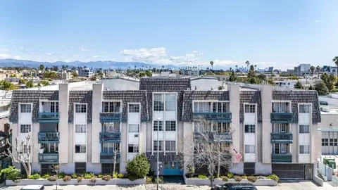 3668 Motor Ave, Los Angeles, CA 90034