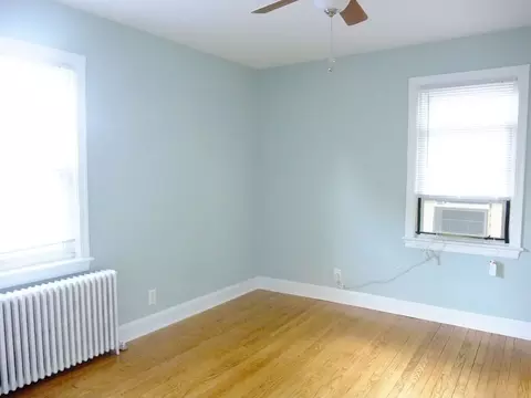 8210 Greenwood Ave, Takoma Park, MD 20912