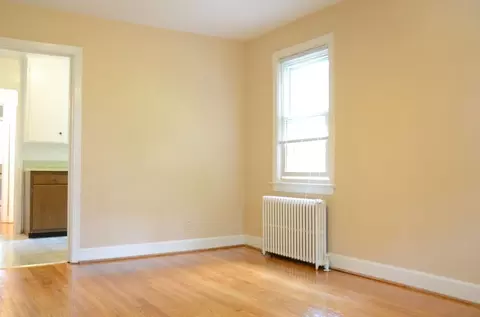8210 Greenwood Ave, Takoma Park, MD 20912