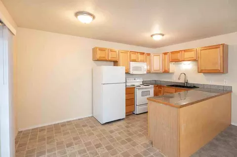 832 W Casino Rd, Everett, WA 98204
