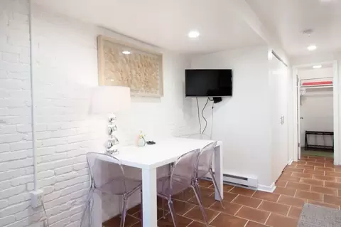 1425 P St NW, Washington, DC 20005 photo 3