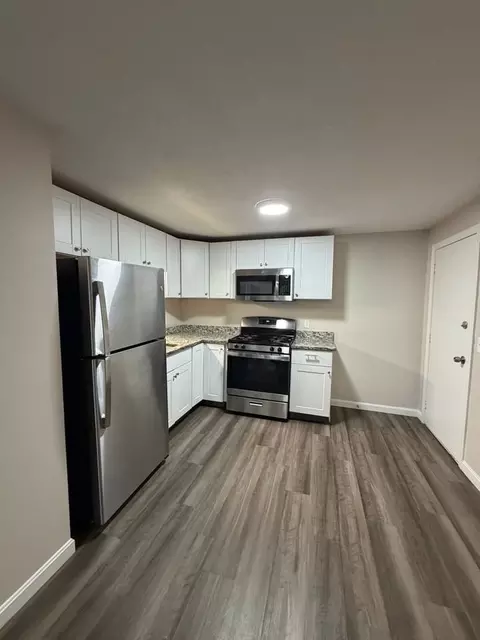 368 E Merrimack St, Lowell, MA 01852