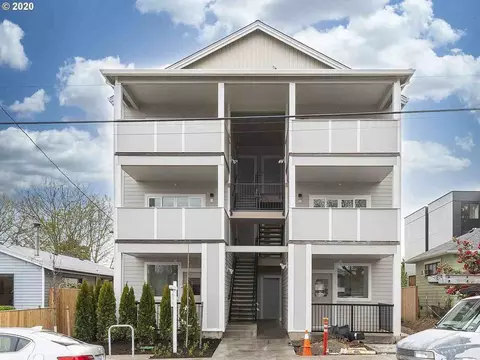 6822 NE Grand Ave, Portland, OR 97211