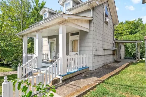 416 S 2nd St, Clarksville, TN 37040