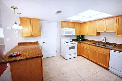 4206 Casa Blanca Ln, Carmichael, CA 95608