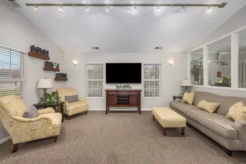 1513 Hidden Creek Circle Dr NE, Grand Rapids, MI 49505 photo 4