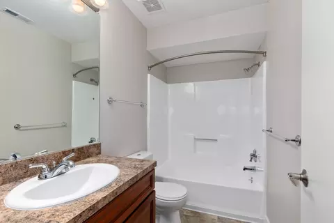 1513 Hidden Creek Circle Dr NE, Grand Rapids, MI 49505 photo 8