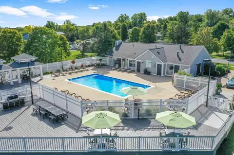 1513 Hidden Creek Circle Dr NE, Grand Rapids, MI 49505 photo 3