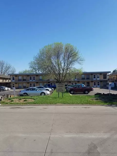 4817 Holmes St, Omaha, NE 68117 photo 6