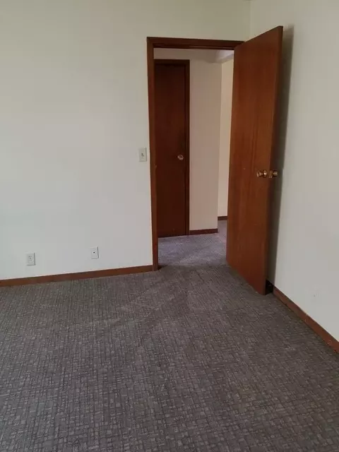 4817 Holmes St, Omaha, NE 68117 photo 5