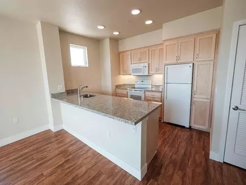2000 S Delaware St, San Mateo, CA 94403 photo 4