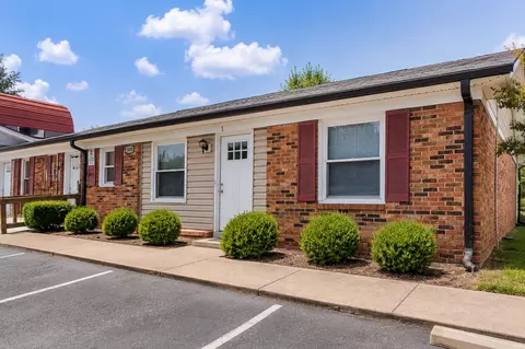 5822 Cedars East Ct, Charlotte, NC 28212