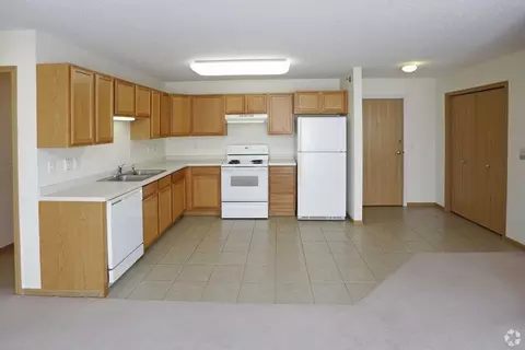4221 33rd Ave S, Fargo, ND 58104