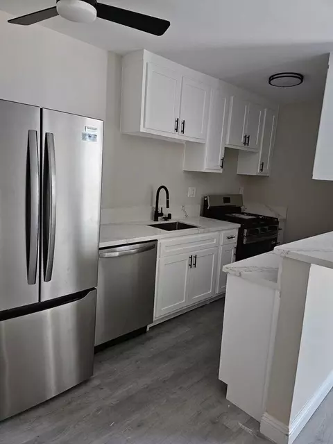 1333 N Las Palmas Ave, Los Angeles, CA 90028