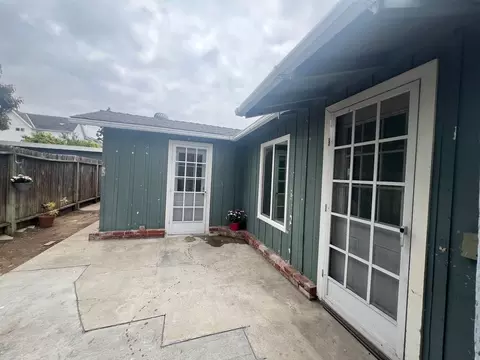 379 Hamilton St, Costa Mesa, CA 92627