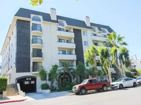 14930 Moorpark St, Los Angeles, CA 91403
