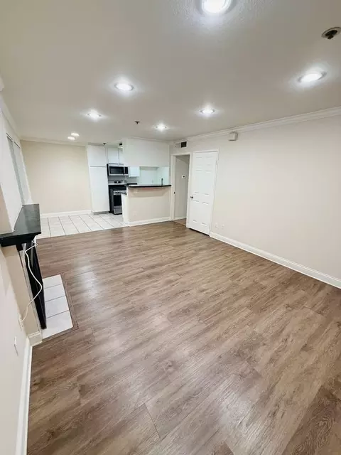 14930 Moorpark St, Los Angeles, CA 91403