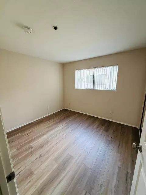 14930 Moorpark St, Los Angeles, CA 91403