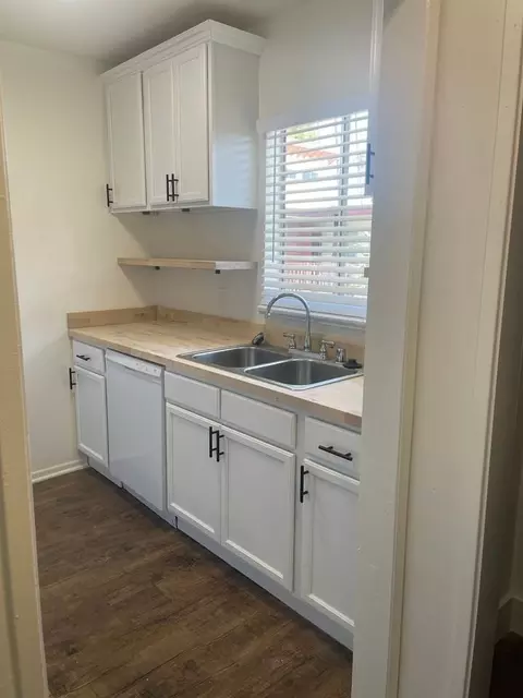 220 Bay St, Santa Monica, CA 90405
