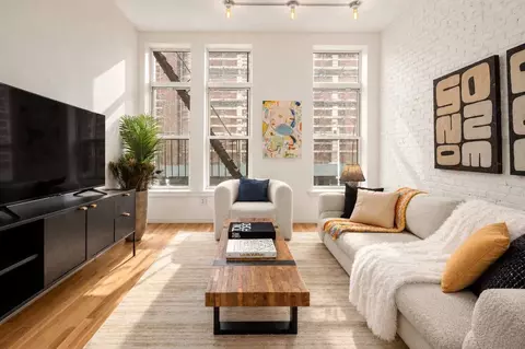 200 E 11th St, New York, NY 10003