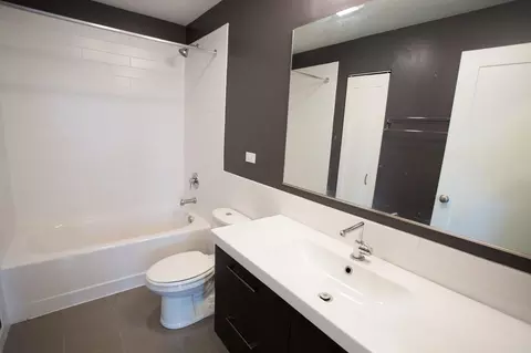 4850 S Drexel Blvd, Chicago, IL 60615 photo 12