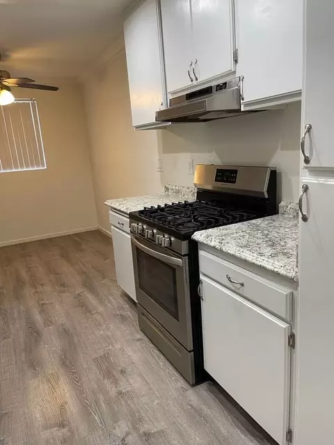 7509 Haskell Ave, Los Angeles, CA 91406