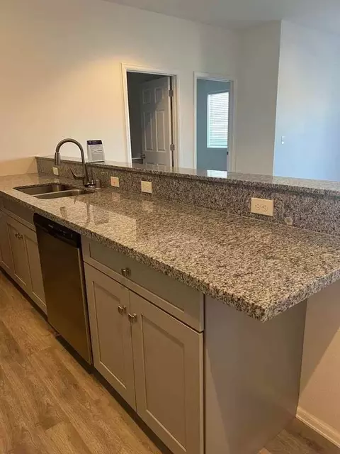 2818 4th St NW, Albuquerque, NM 87107