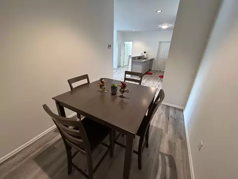 2818 4th St NW, Albuquerque, NM 87107