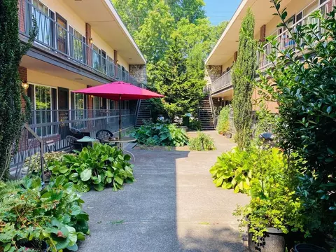 2356 NW Overton St, Portland, OR 97210