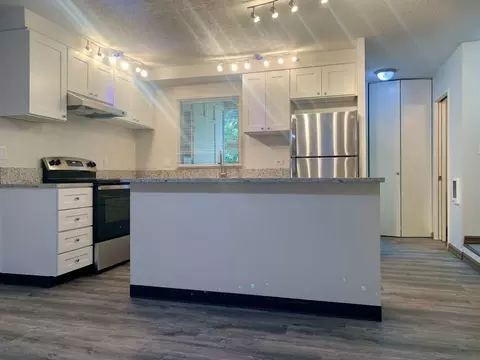 3121 SW Iowa St, Portland, OR 97239