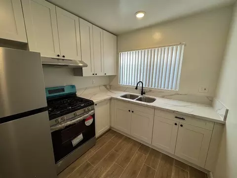 941 N Sierra Bonita Ave, West Hollywood, CA 90046