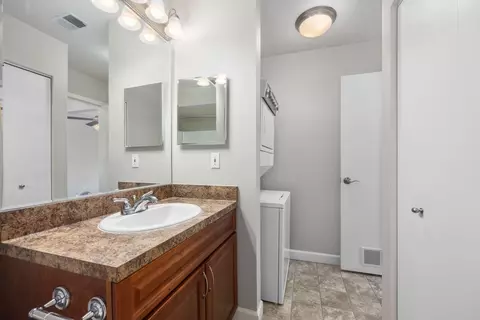 1513 Hidden Creek Circle Dr NE, Grand Rapids, MI 49505 photo 8
