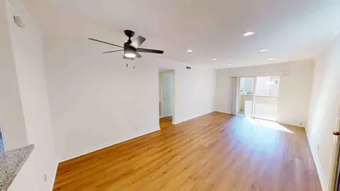 22833 Vanowen St, Los Angeles, CA 91307