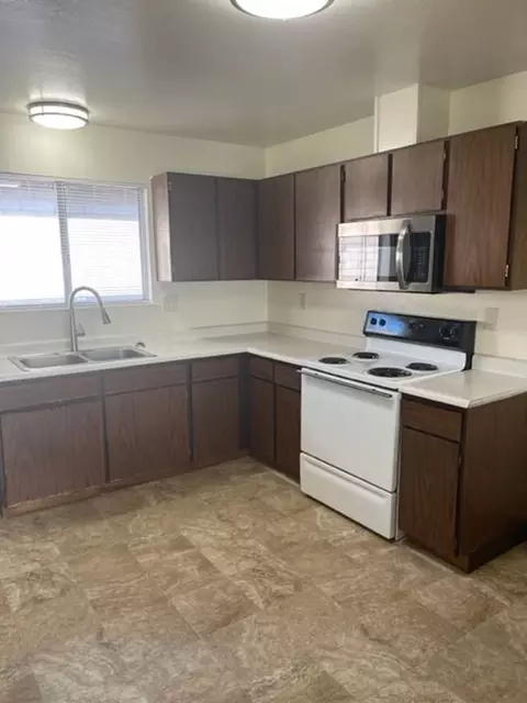 3141 Lawrence Rd, Redding, CA 96002