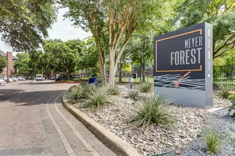 9701 Meyer Forest Dr, Houston, TX 77096 photo 4