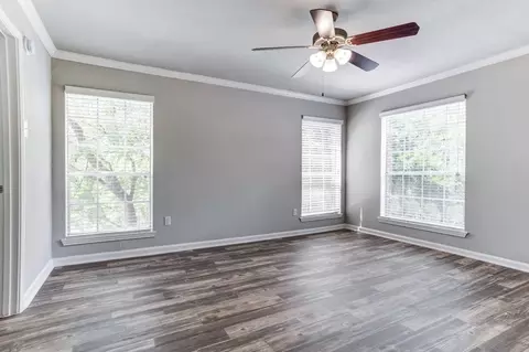 9701 Meyer Forest Dr, Houston, TX 77096 photo 9