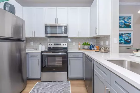 501 Sarah Deel Dr, Webster, TX 77598